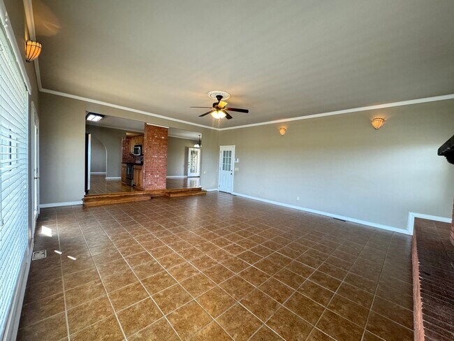 Foto del edificio - 3510 W 9th St