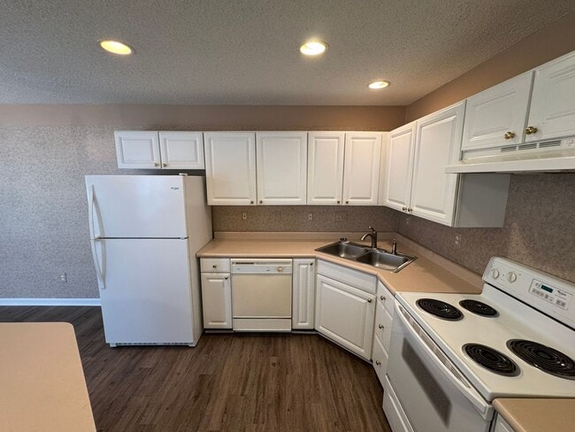 Building Photo - 8419 Southgate Commons Dr