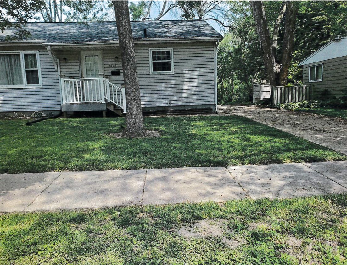 Foto del edificio - Cute 3 bedroom house in Iowa City