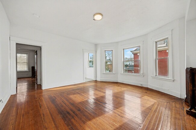 Building Photo - 37 Euclid St