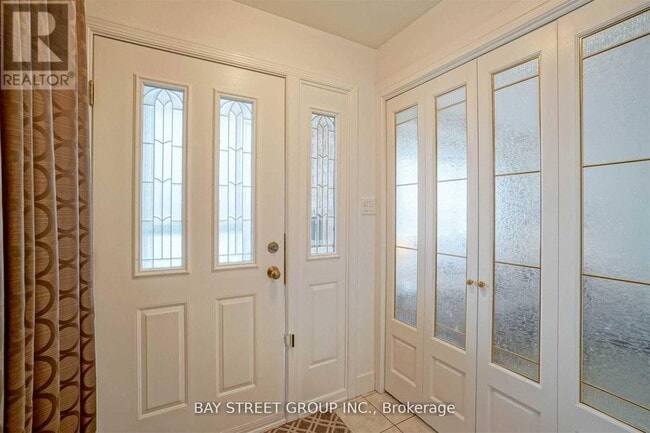 Building Photo - 841 Consort Crescent