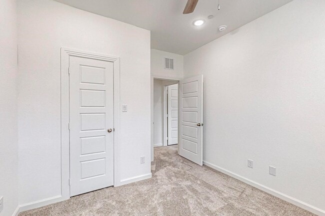 Foto del edificio - 4 Bed 3 Bath Luxurious Townhome in Frisco!