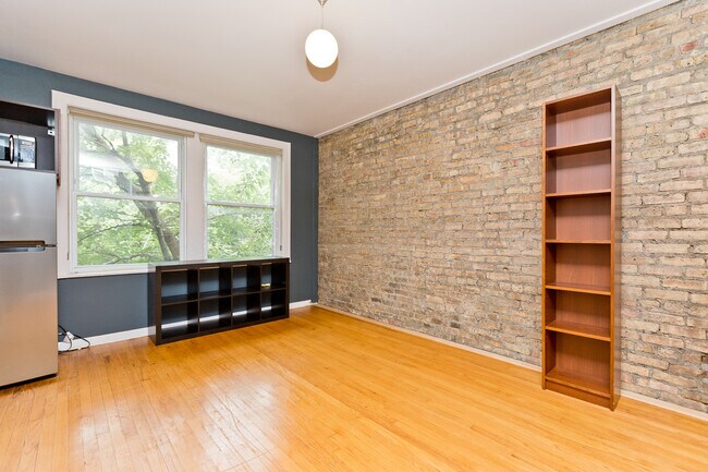 Foto del edificio - 4240 N Clarendon Ave