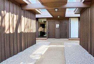 Building Photo - 6321 Walraven Cir