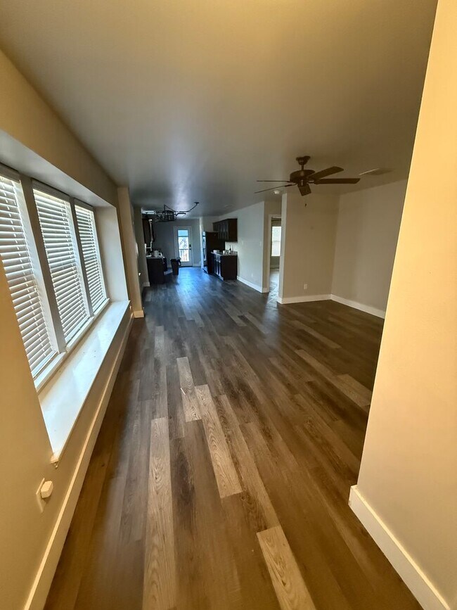 Foto del edificio - River Garden Addition 3 bed 2 1/2 bath 2 c...