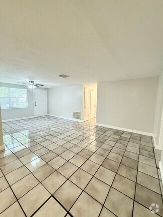 Building Photo - 3524 Hoover Dr