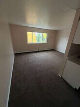 Building Photo - 14815 Euclid Ave