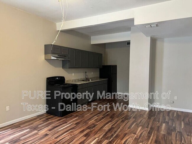 Photo - 2932 Haynie St B Apartment