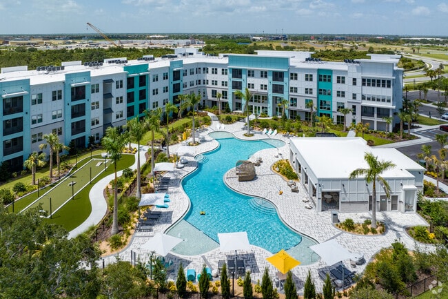 Building Photo - Linz of Viera