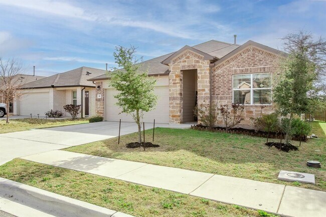 Foto del edificio - 199 Frostweed Dr