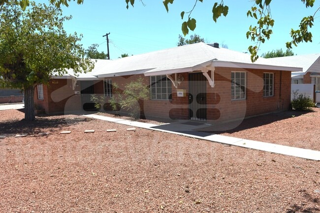 Building Photo - 2145 E Osborn Rd
