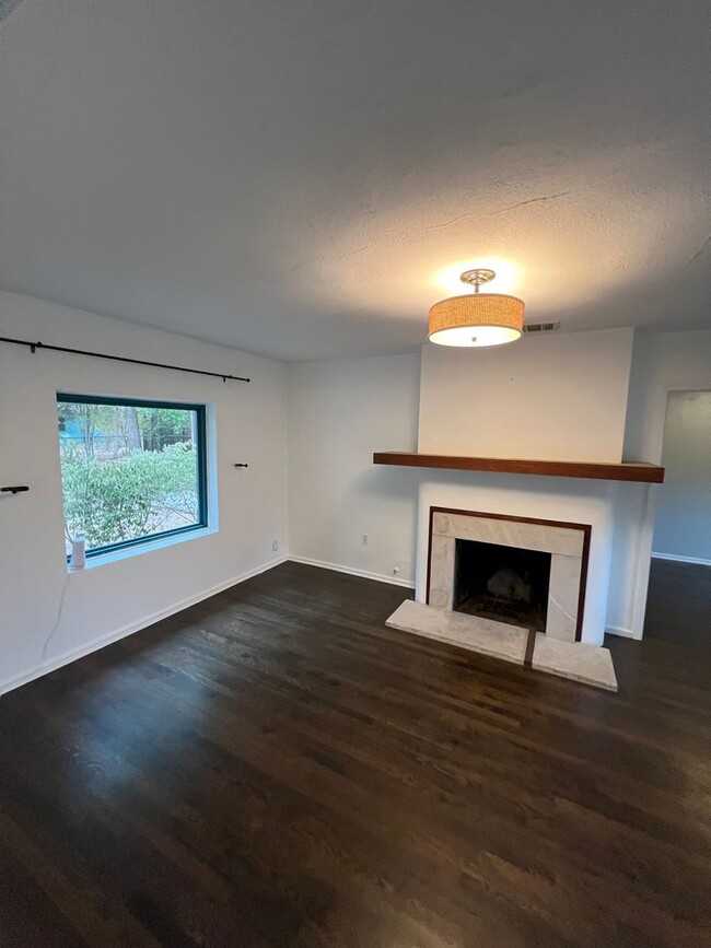 Building Photo - Upgraded 2 Bedroom Home in Cherrywood!