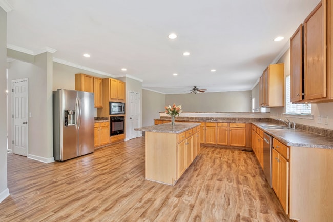 Building Photo - 2212 Wolford Cir