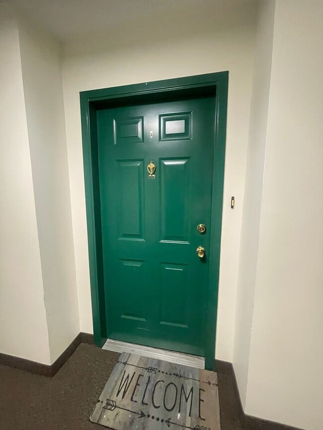 Photo - VERY SPACIOUS CONDO ON 3RD FLOOR WITH ELEV...