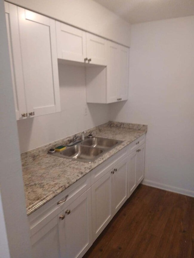 Building Photo - 287 SE Hanover Pl