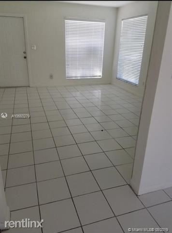 Foto del edificio - 12000 SW 110th St Cir N