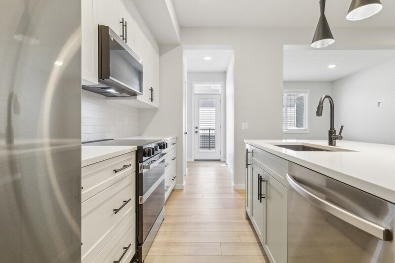 Photo principale - 20939-20925 25 Ave NW
