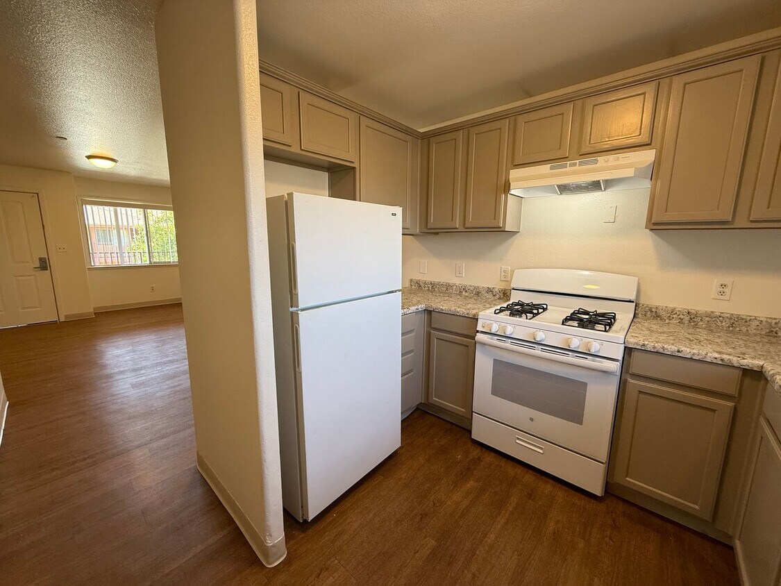 Primary Photo - 1 Month Free Rent and $250 Walmart Gift Ca...