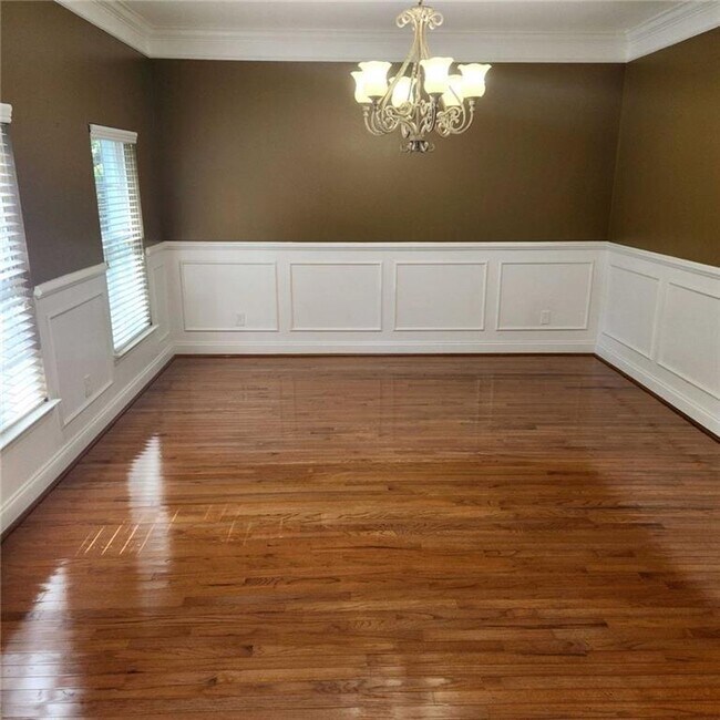 Building Photo - 635 Syreeta Ln