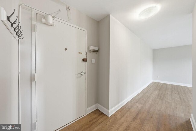 Foto del edificio - 2400 41st St NW