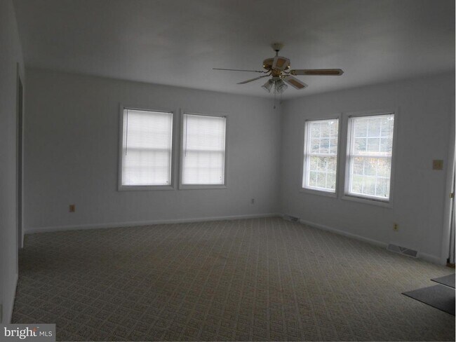 Building Photo - 47985 Leachburg Rd