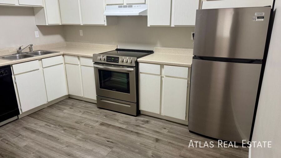 Photo - 4340 Ericson Drive-2