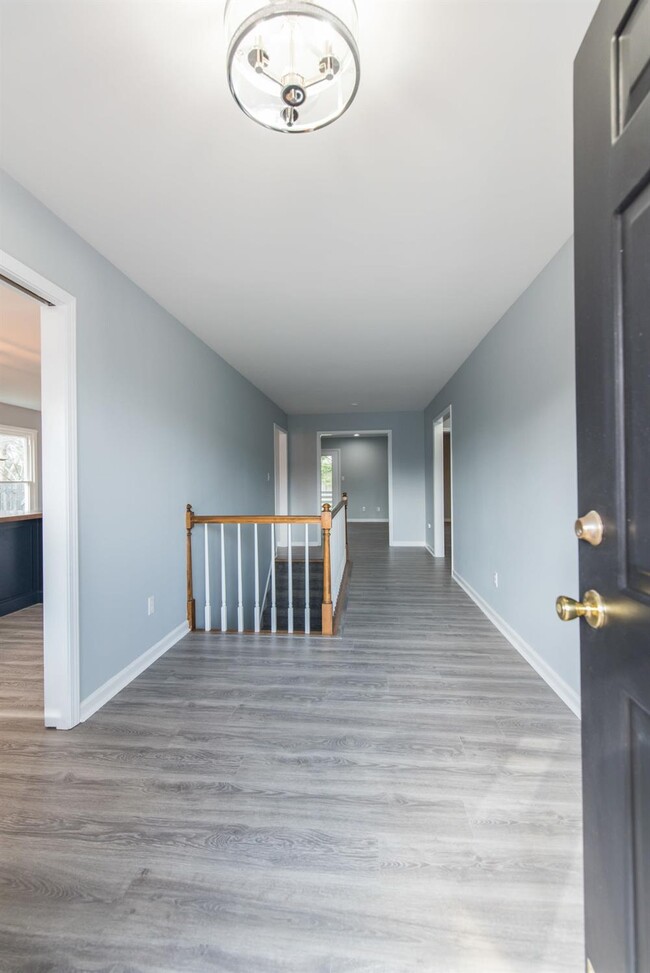 Building Photo - 605 Camino Dr