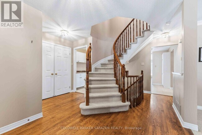 Photo du bâtiment - 81 Kimberwick Crescent