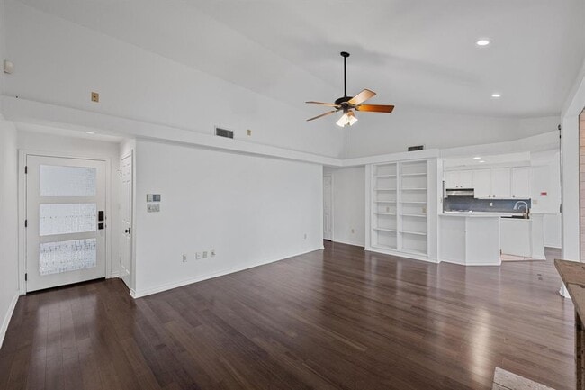 Building Photo - 1000 Liberty Park Dr