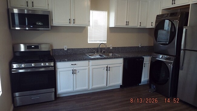 Building Photo - 508 W Baetz Blvd