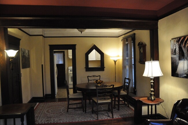 Foto del edificio - 1594 Mill St