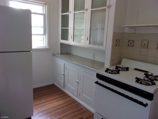 Building Photo - 2 br, 1 bath Apartment - 22 Gerard Ave 2W