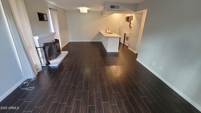 Foto del edificio - 1702 W Village Way
