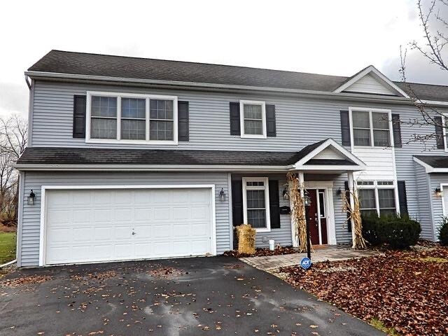 Espaciosa casa adosada de 3 habitaciones y 2,5 baños - 16 Simmons Ave