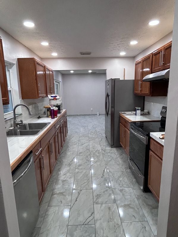 Foto del edificio - 933 SW Dalton Ave