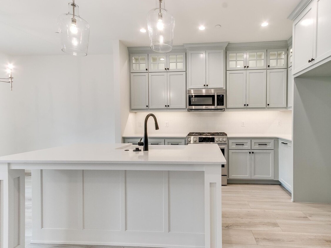 Foto principal - Luxury, Zero Maintenance Living Edmond Tow...