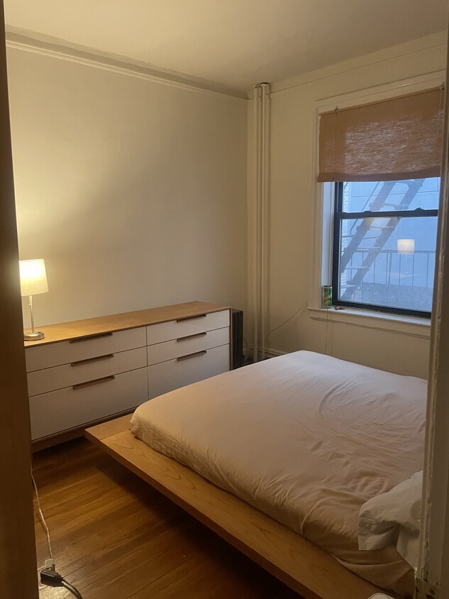 Bedroom - 130 W 16th St