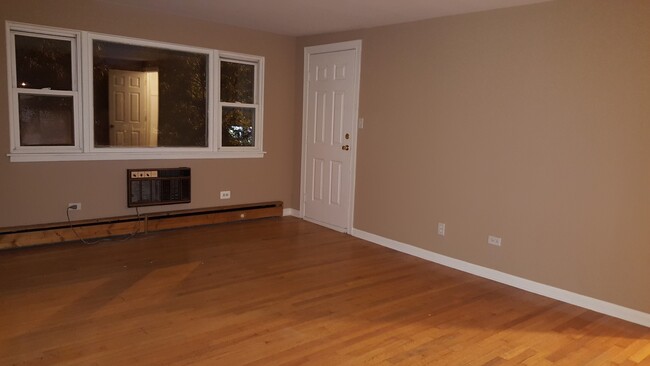 Building Photo - 7858 Rutherford Ave