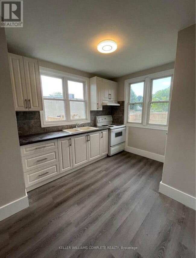 Building Photo - 6083 Dunn St