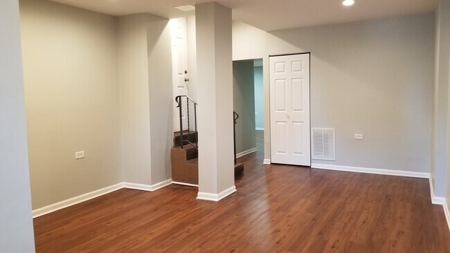 Foto del edificio - 5725 N Kimball Ave