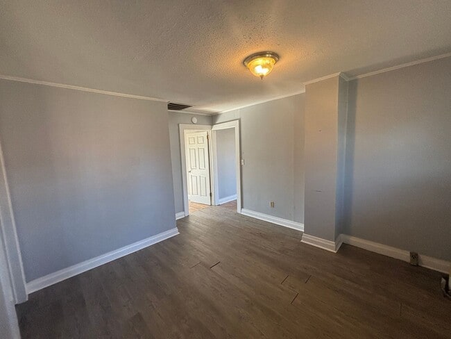 Foto del edificio - COMING SOON! SPACIOUS 2 BED HOUSE!