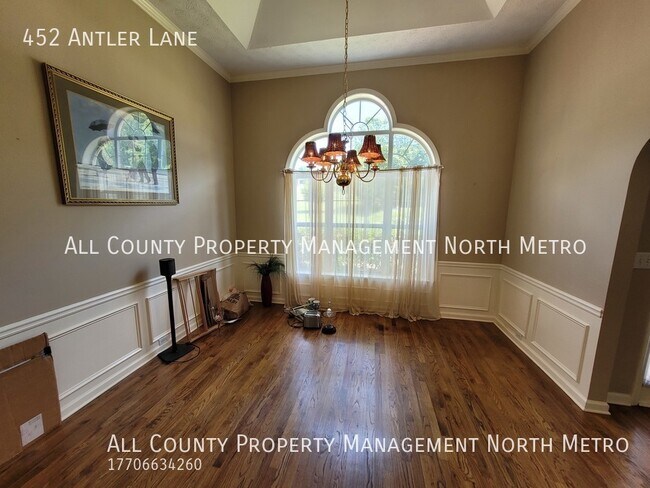 Building Photo - 452 Antler Lane