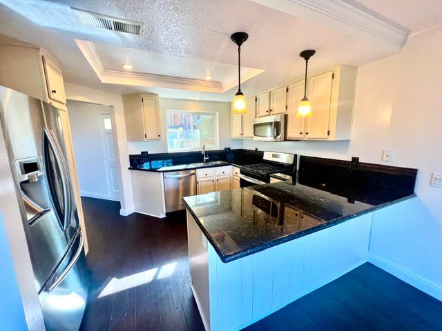 Building Photo - 70 Meadowood