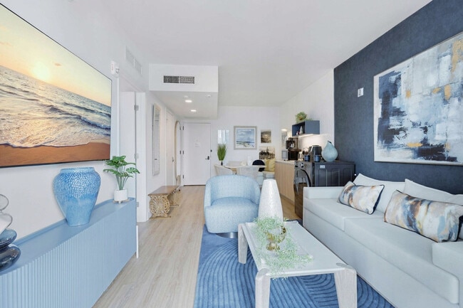 Building Photo - 601 NE 1st Ave