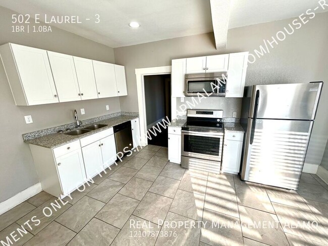 Building Photo - **APPLICATION RECEIVED** **MOVE IN SPECIAL...