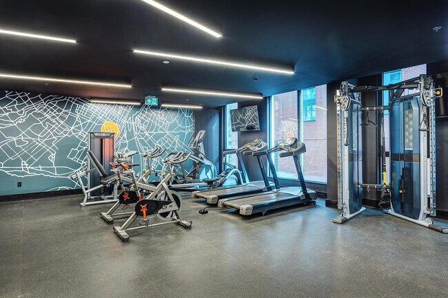 Building Photo - 2061 Rue Stanley