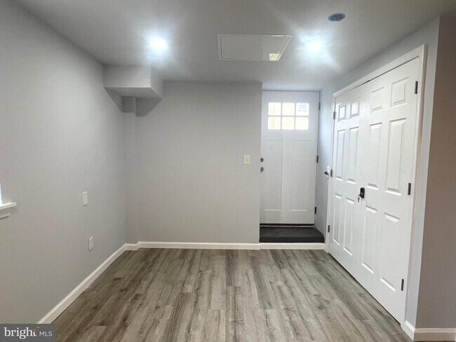 Foto del edificio - 5130 Pennell Rd