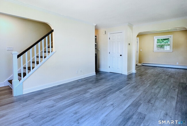 Building Photo - 136 Hillside Ave