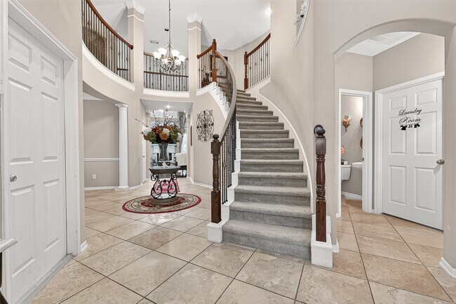 Foto del edificio - 6003 Dover Creek Ln