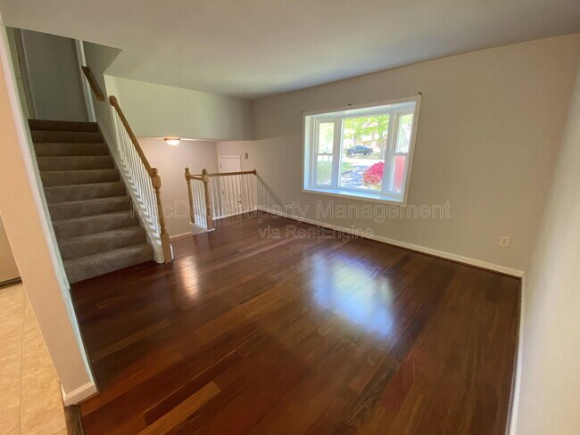 Foto del edificio - 6022 Battlefield Green Dr